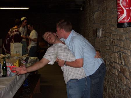 voici fredo qui emballe pat