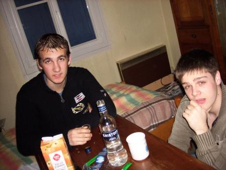 toujour les m&ecirc;me  et biensur avec 1 verre a la main !!! lol